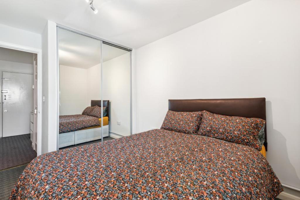 Docklands Cozy View Apartment Лондон Экстерьер фото